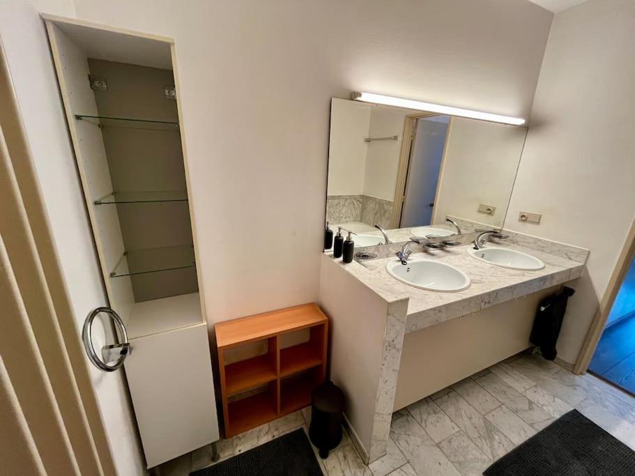 Big Apartment With Parking In Anvers Extérieur photo