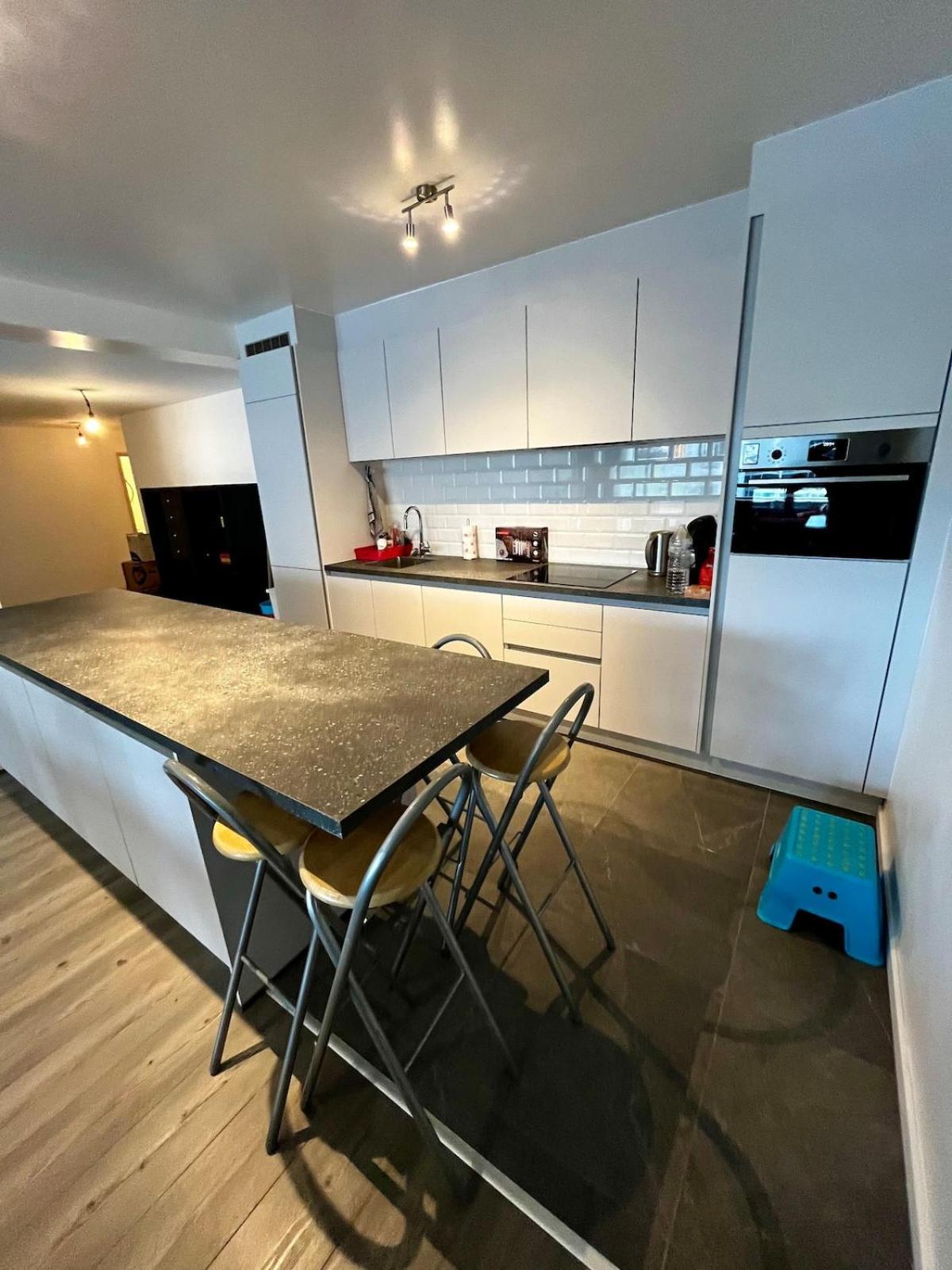 Big Apartment With Parking In Anvers Extérieur photo